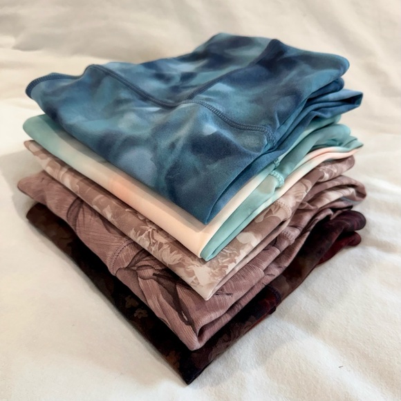 🍒 Athleta Blue Tie Dye Elation Tight — Size S 🍒 - Picture 9 of 11